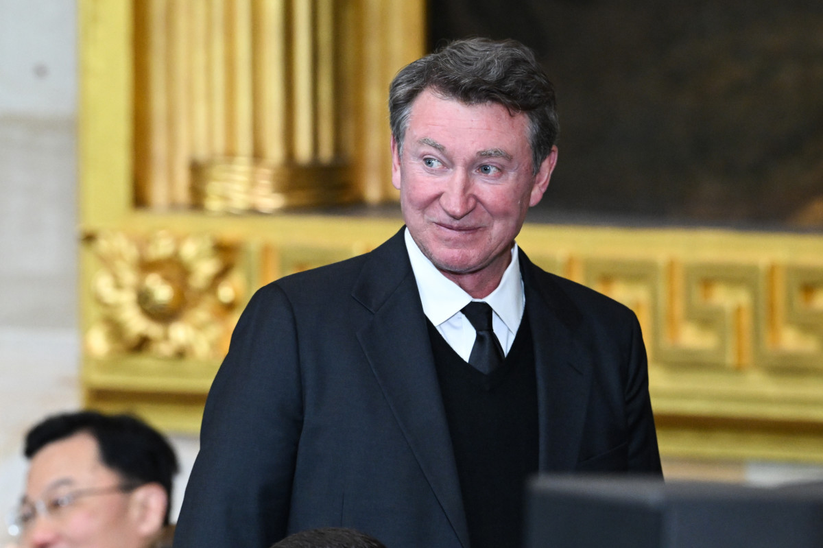 Wayne Gretzky Didn’t Hesitate to Name the Greatest NHL Player of All Time - Athlon Sports
