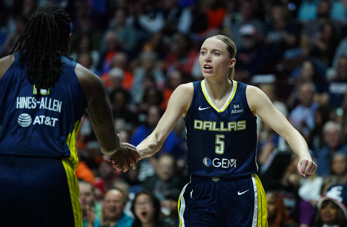 Wnba Sends Strong Message After Paige Bueckers Made History Athlon Sports Wnba Sends Strong Message After Paige Bueckers Made History Athlon Sports