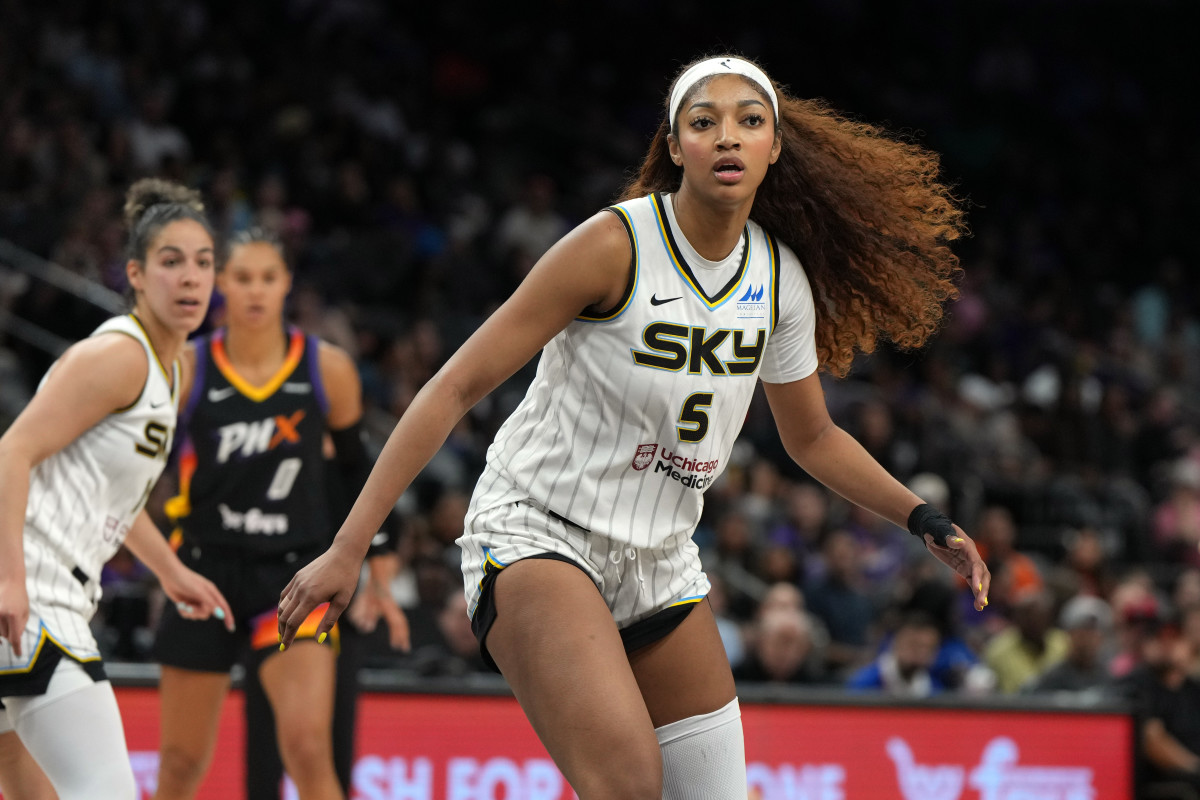 Chicago Coach Hints at Concerning News for Angel Reese After Mercury-Sky  Game - Athlon Sports