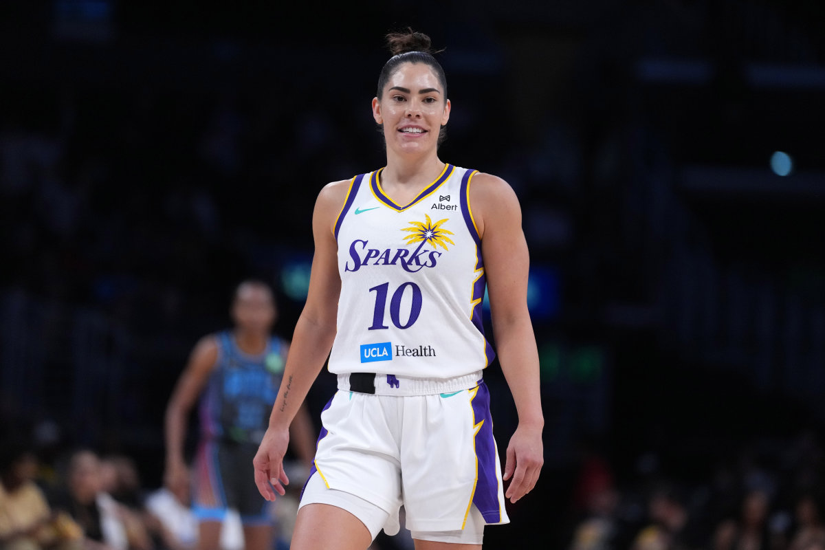 LA Sparks guard Kelsey Plum praised the team after beating the Indiana Fever.