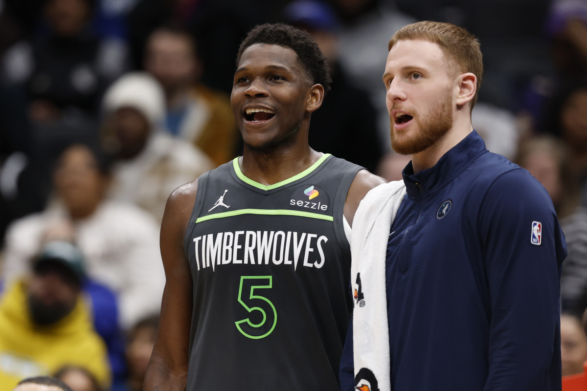 DiVincenzo Sends Clear Message About Anthony Edwards Being A Great Teammate - Athlon Sports
