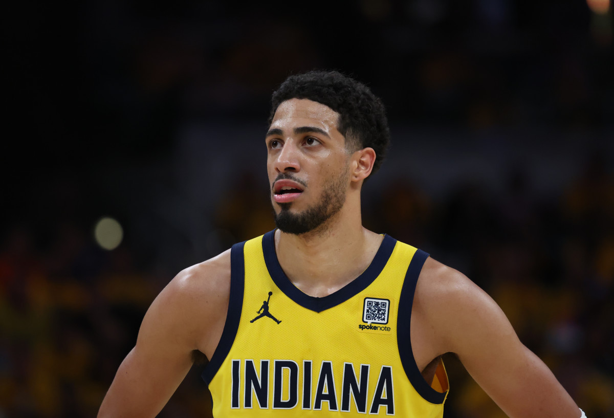 Indiana Pacers guard Tyrese Haliburton (0) looks on during a game.