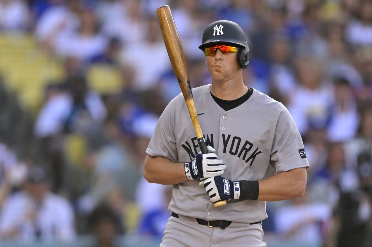 DJ LeMahieu Breaks a Career-Long Streak with One Timely Outburst - Athlon Sports