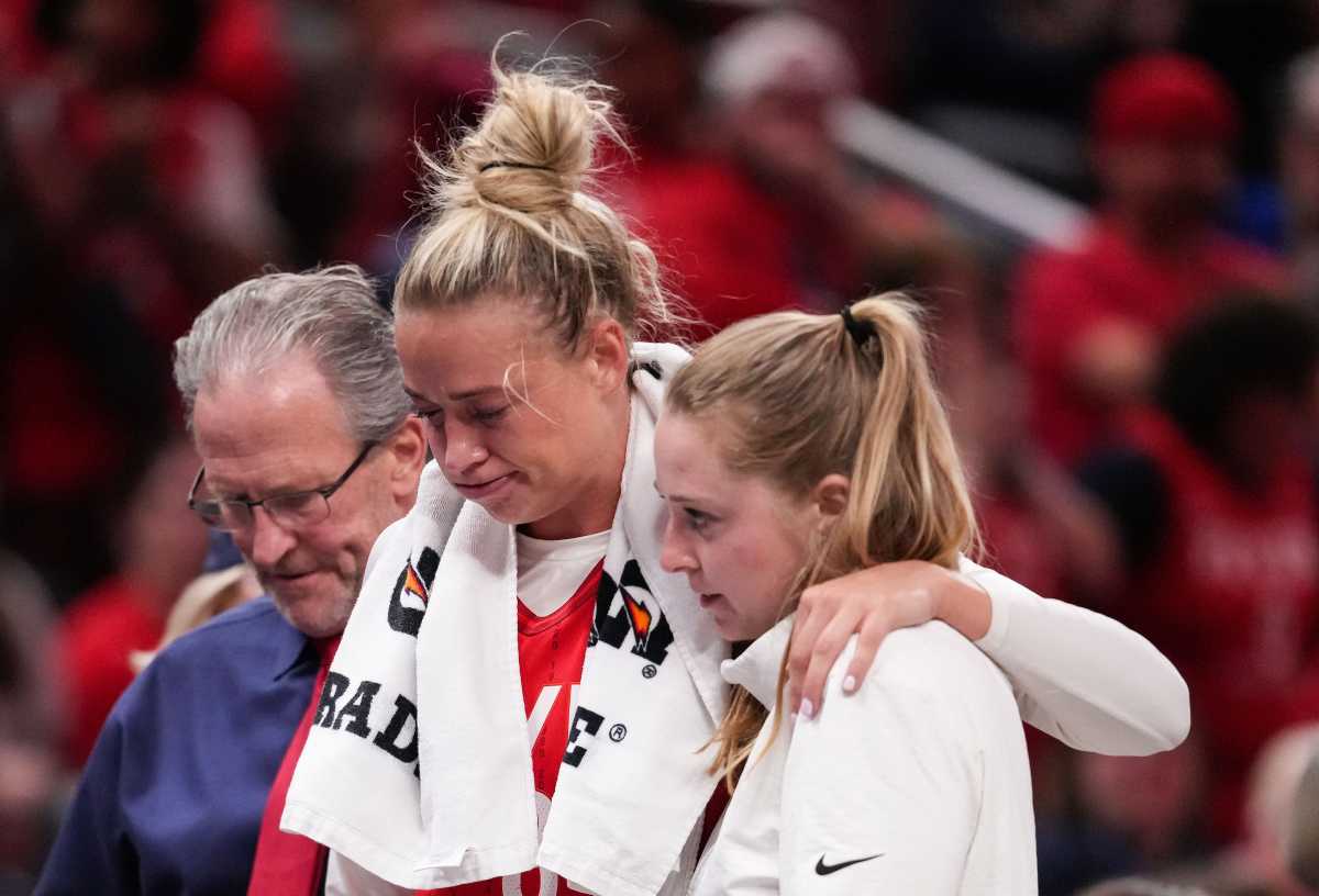 Fever Coach Stephanie White Addresses Sophie Cunningham Problem(04)