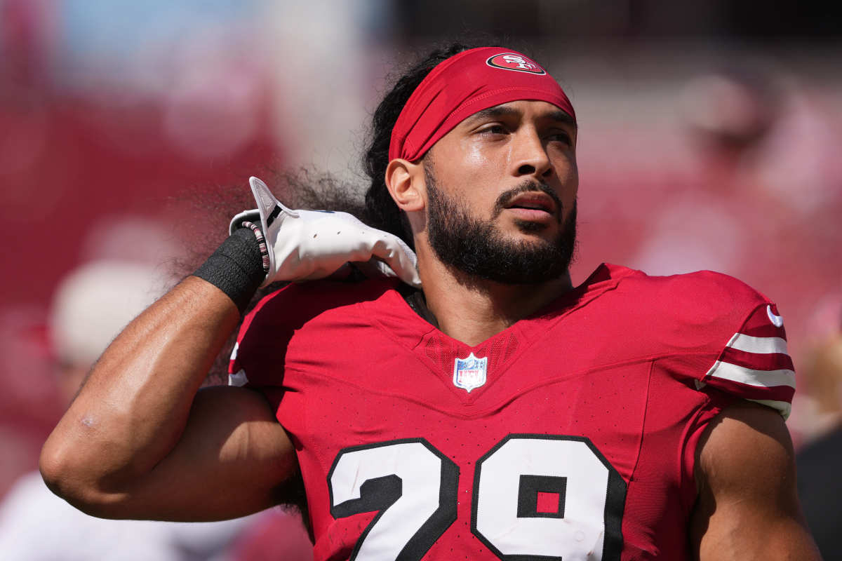Broncos' Free Agent Signing Draws Comparison to Pro Football Hall of Famer - Athlon Sports
