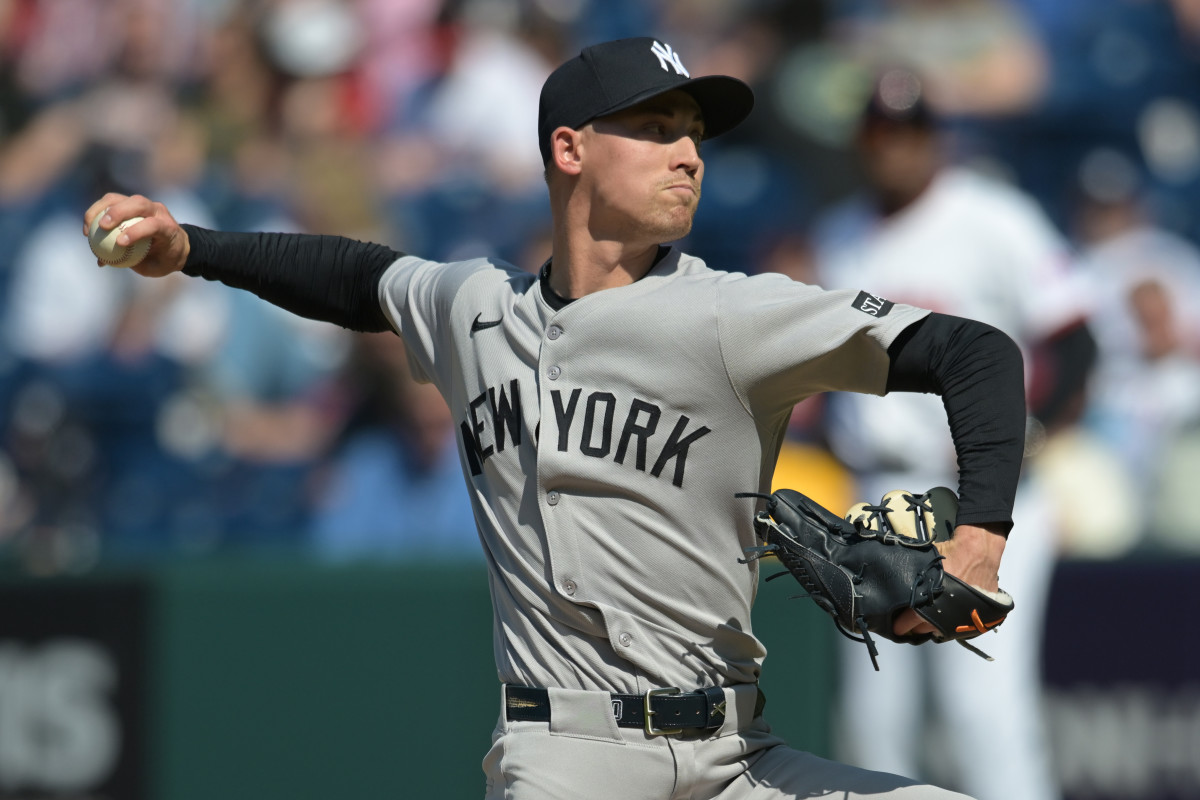 New York Yankees relief pitcher Luke Weaver (30)