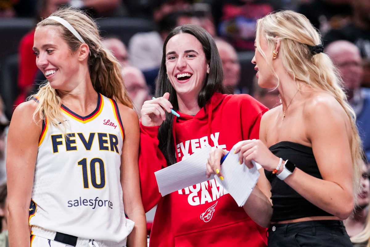 Caitlin Clark Gives Creative Gift to Fever Coach During Mystics Game -  Athlon Sports