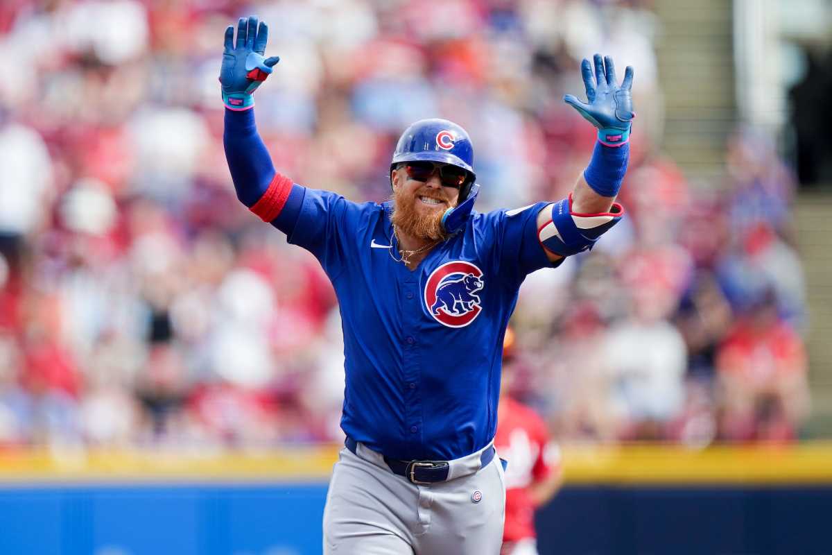 Cubs Predicted to Make $6 Million Decision on Clubhouse Favorite Justin Turner - Athlon Sports