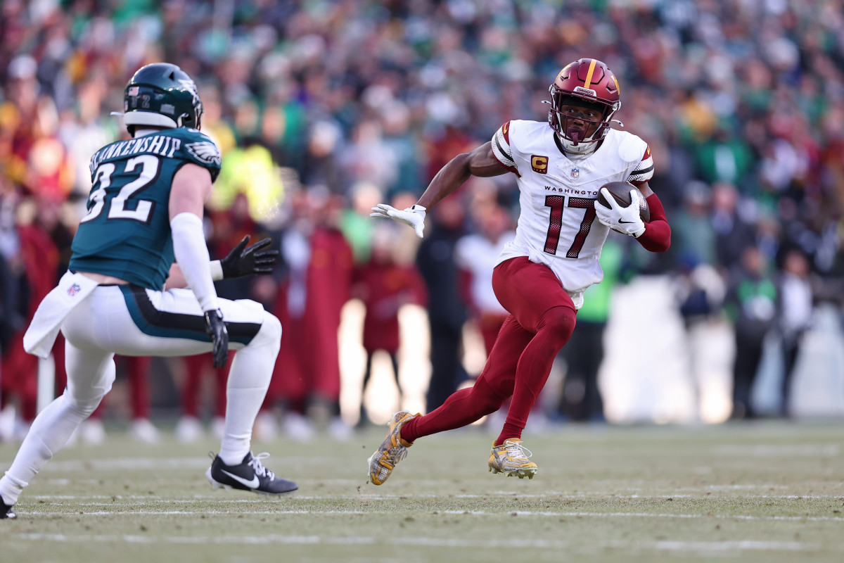 Washington Commanders wide receiver Terry McLaurin (17).