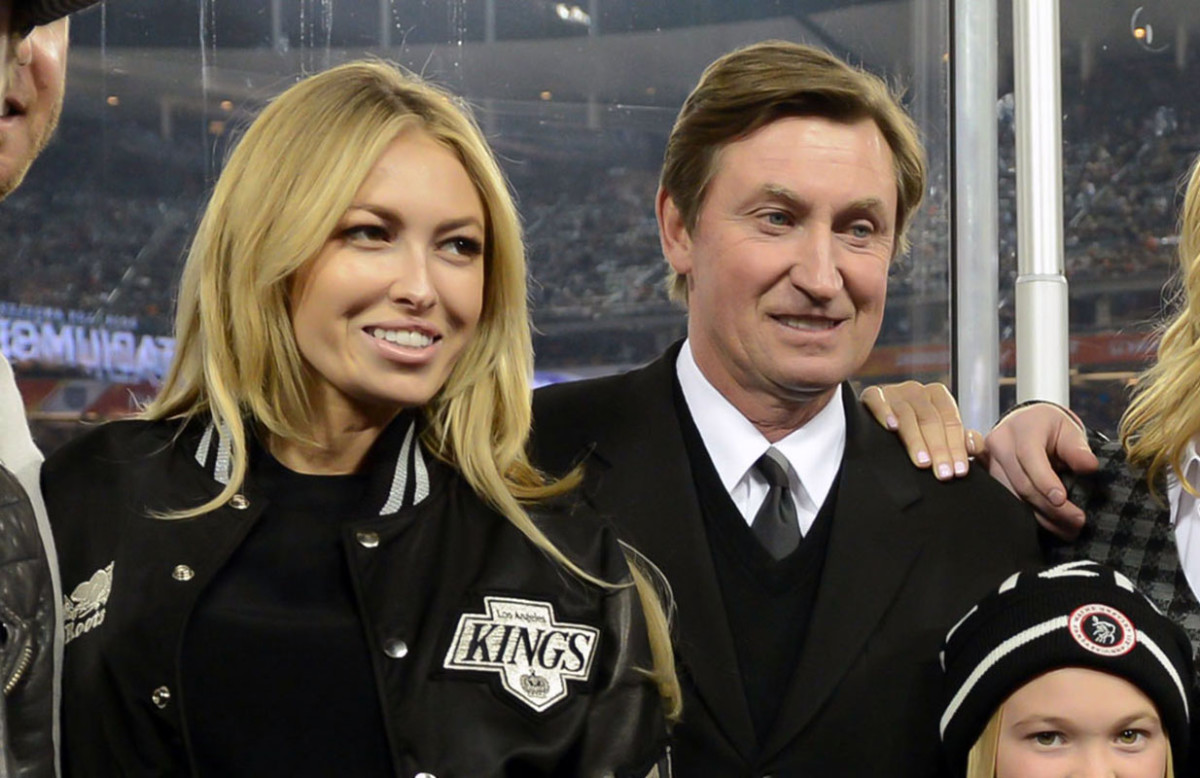 Paulina Gretzky with her dad, hockey Hall of Famer, Wayne Gretzky