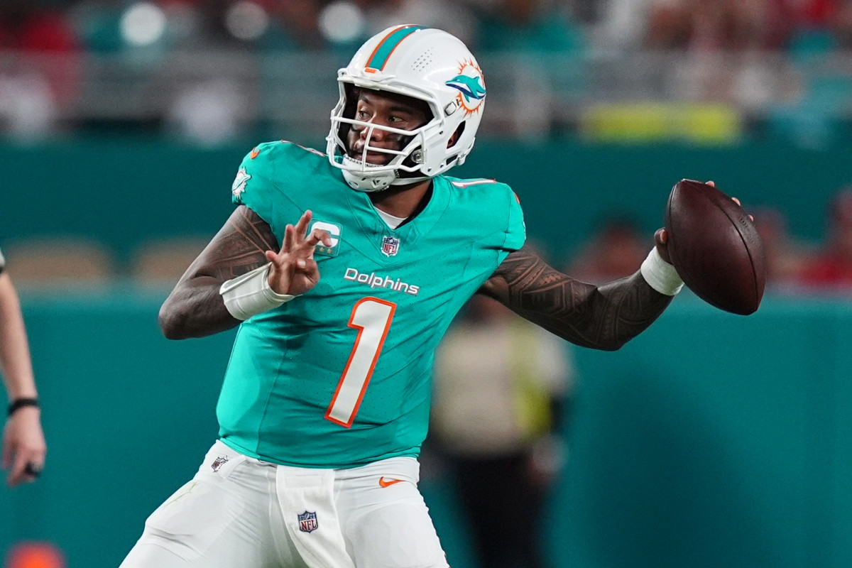 Miami Dolphins quarterback Tua Tagovailoa (1) attempts a pass against the San Francisco 49ers during second half at Hard Rock Stadium.