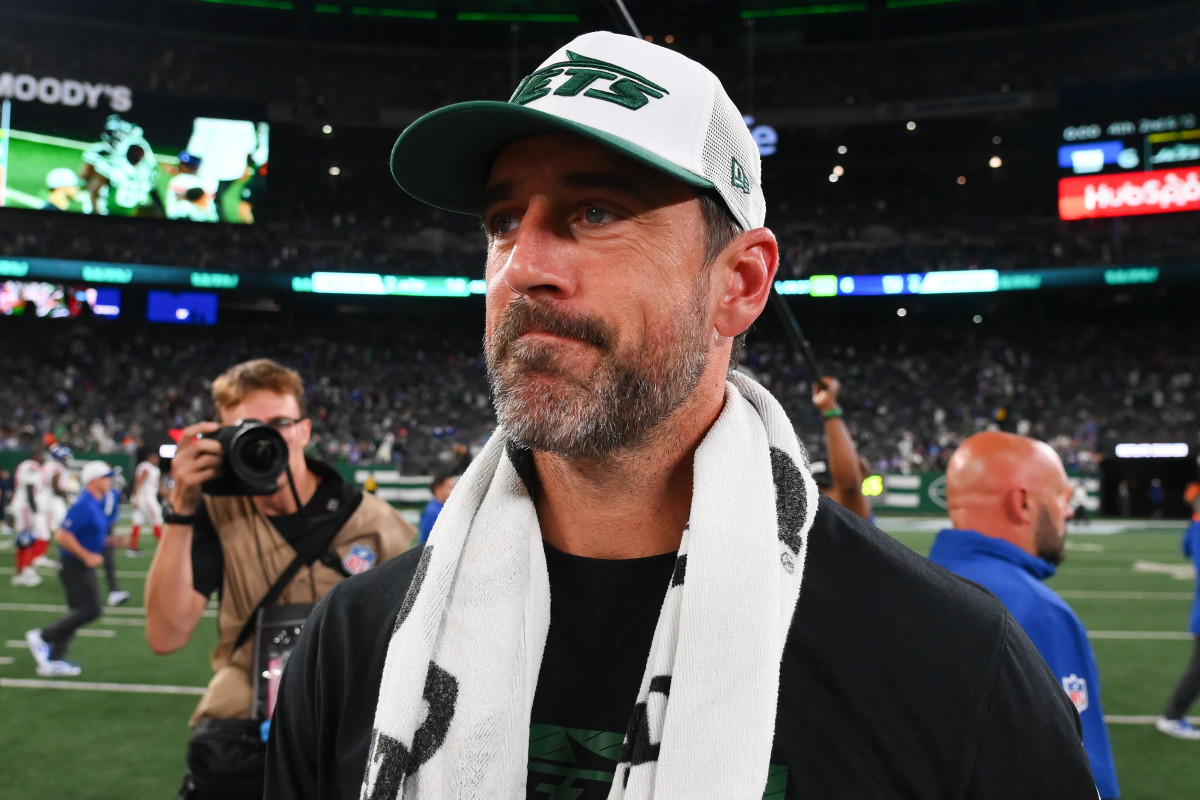 Aaron Rodgers’ New Photos With Steelers Draw Attention - Athlon Sports