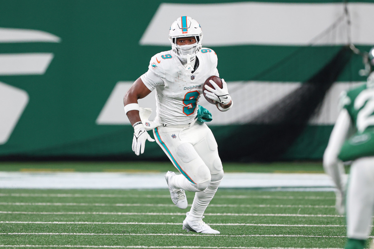 Former Dolphins' Tight End Throws Shade Following Blockbuster Trade - Athlon Sports