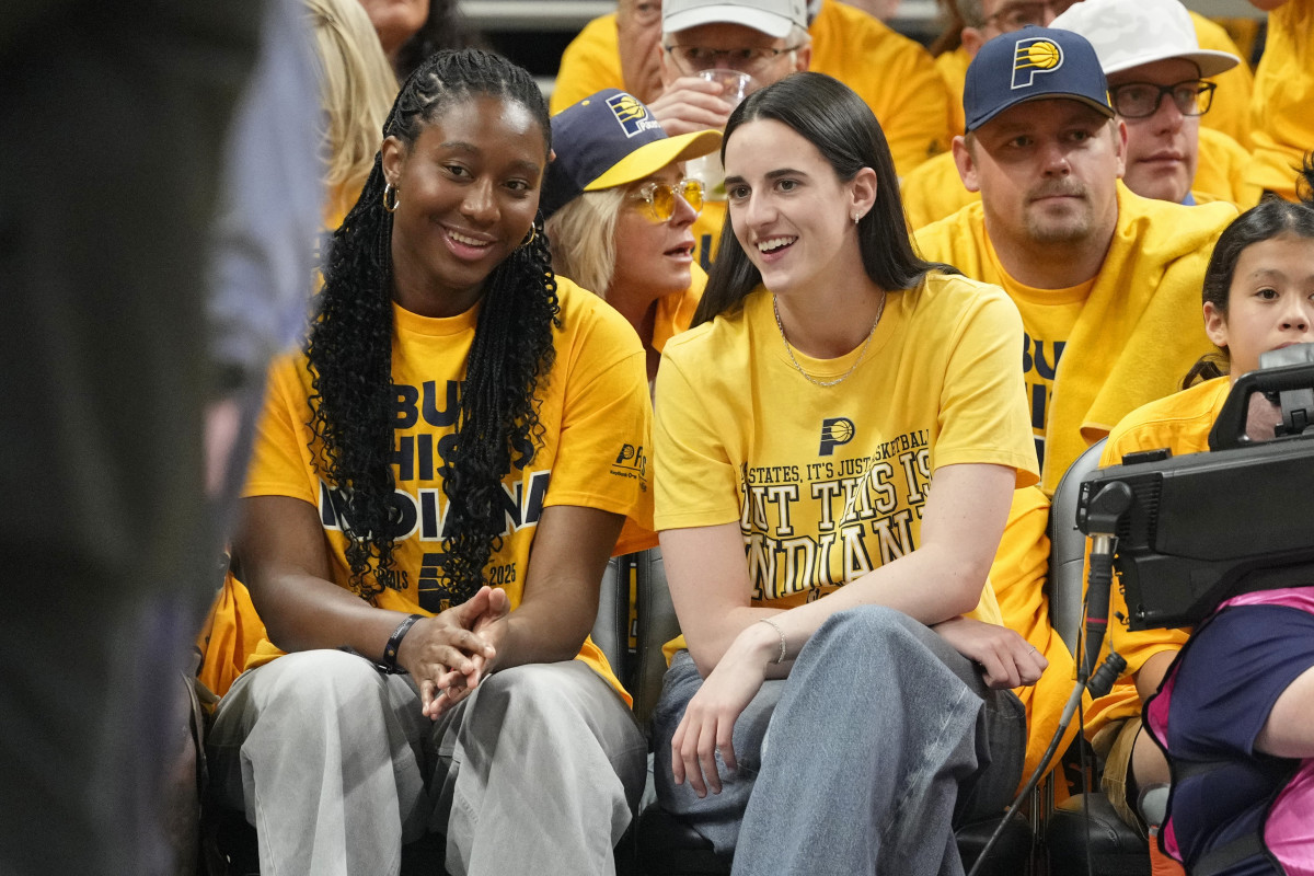Indiana Fever stars Caitlin Clark and Aliyah Boston