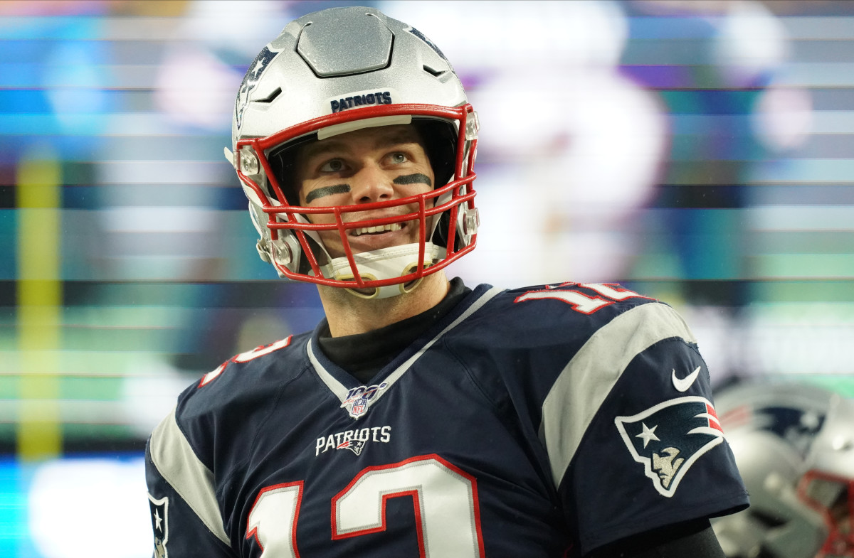 Tom Brady Impersonator Turns Heads With Perfect Throwing Motion Honoring the Patriots' 'GOAT' - Athlon Sports