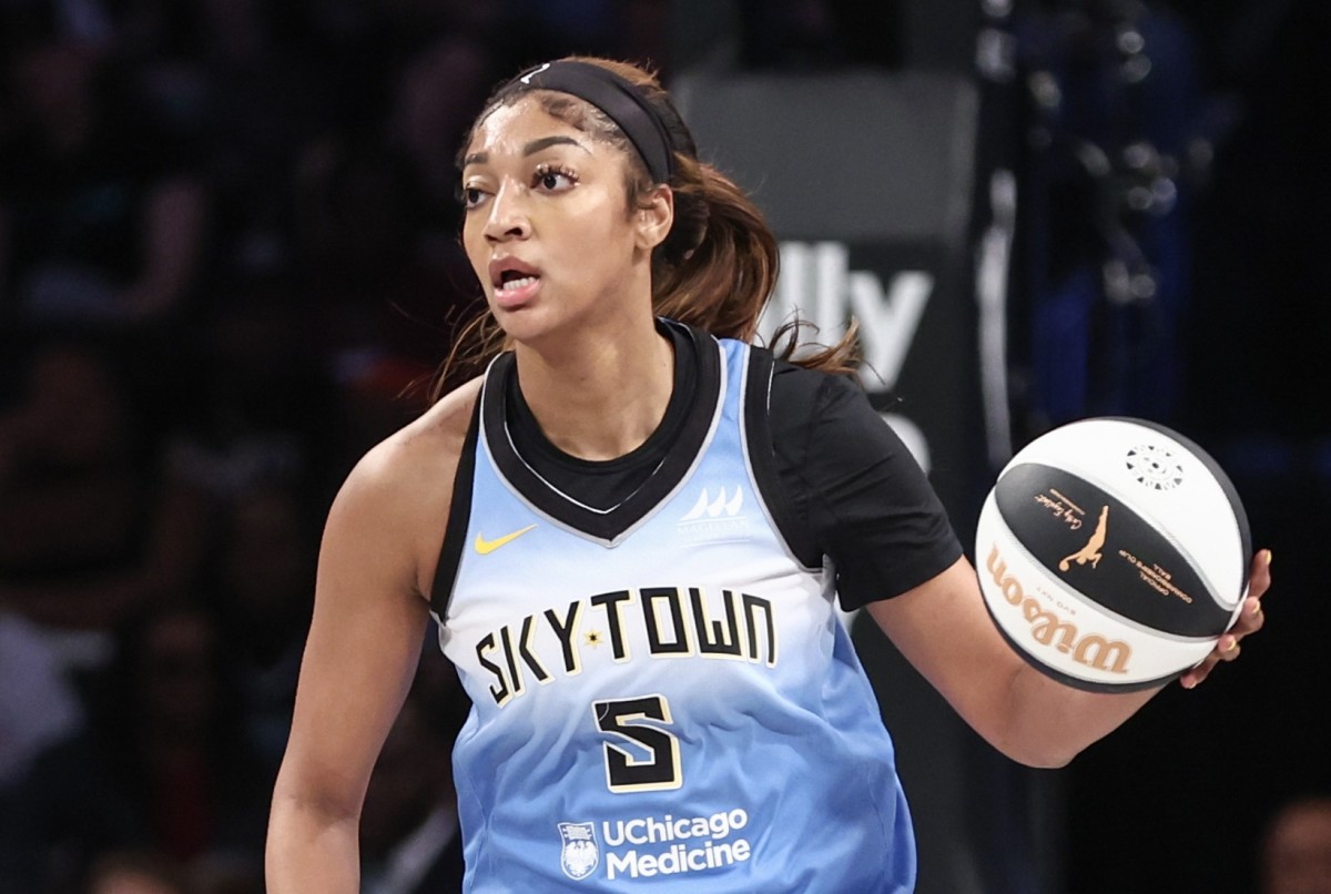 Chicago Sky forward Angel Reese (5)
