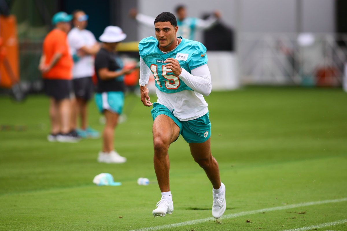 Dolphins' Jaelan Phillips Reveals Progress After ACL Injury - Athlon Sports