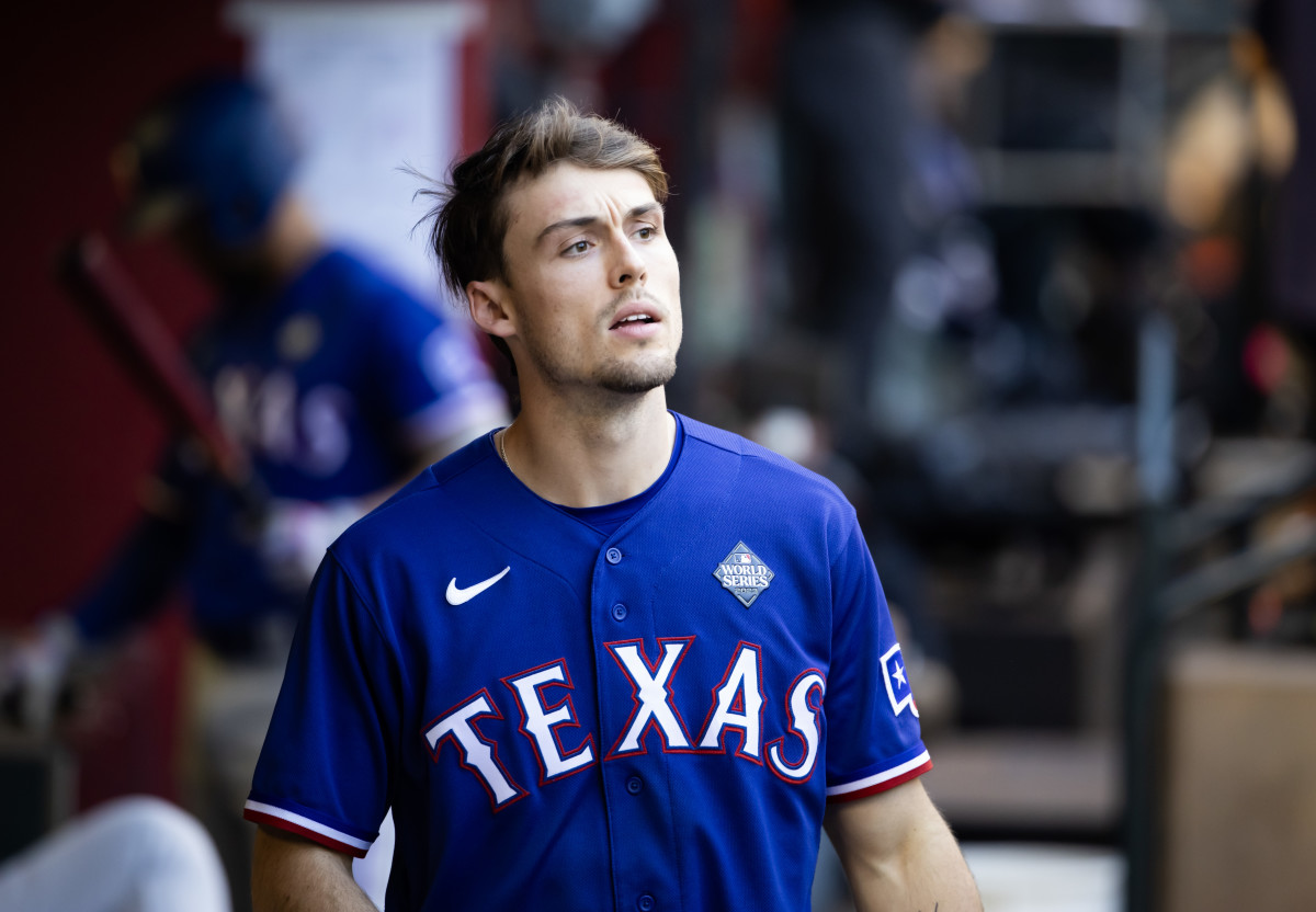 Rangers Announce Evan Carter News After Leaving White Sox Game - Athlon Sports