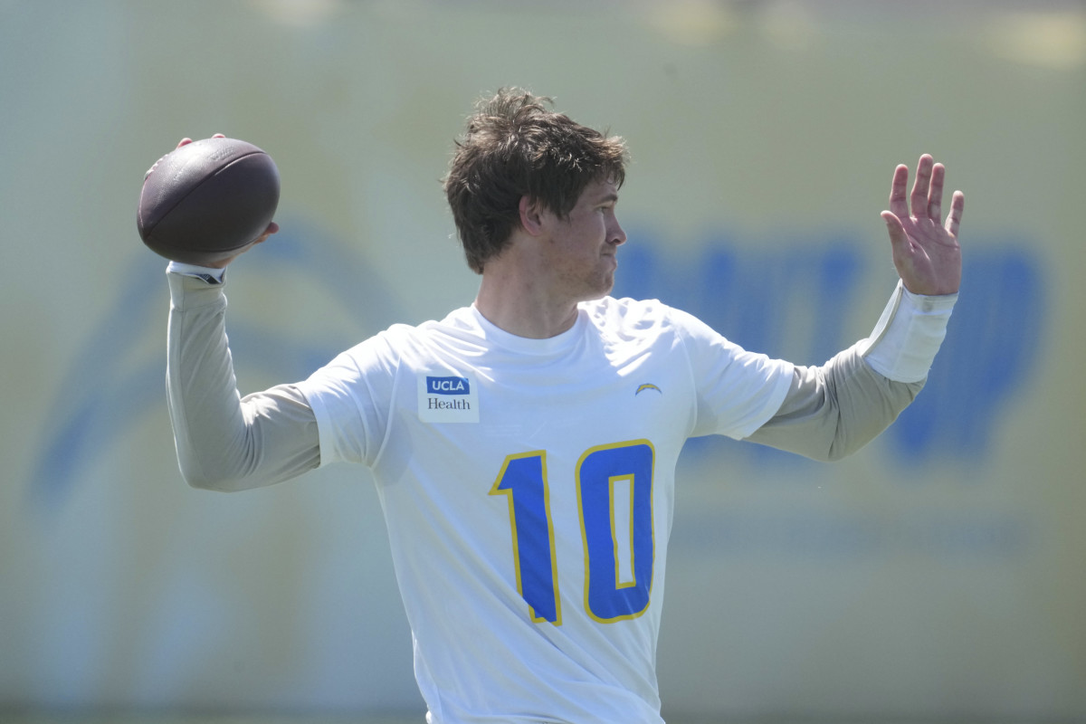 Justin Herbert Sends Shocking Message to Critics of His Playoff Struggles - Athlon Sports