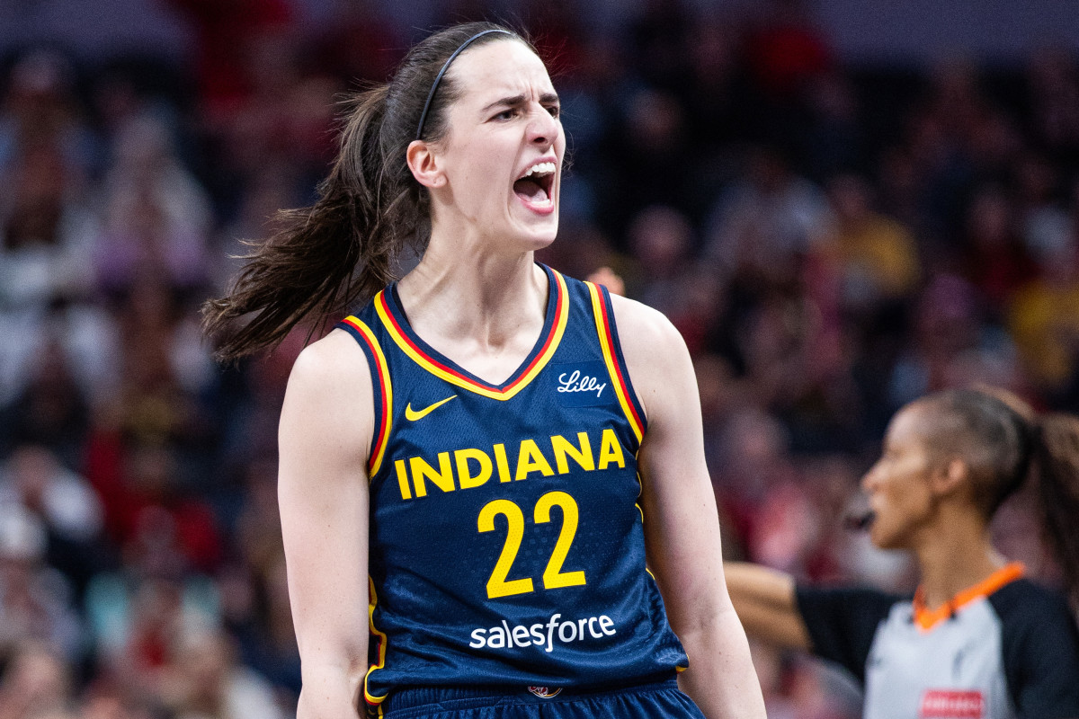 Indiana Fever guard Caitlin Clark (22)
