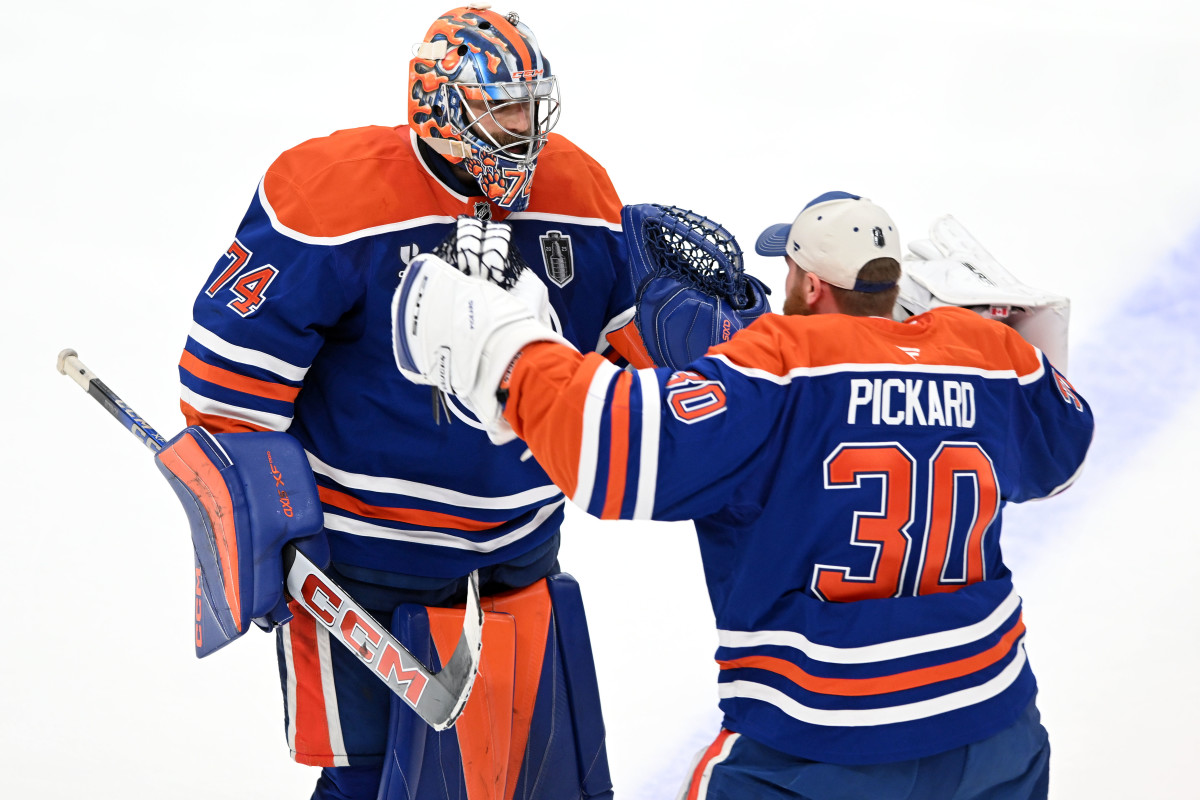 Oilers Coach Reveals Process Behind Game 6 Goalie Decision - Athlon Sports