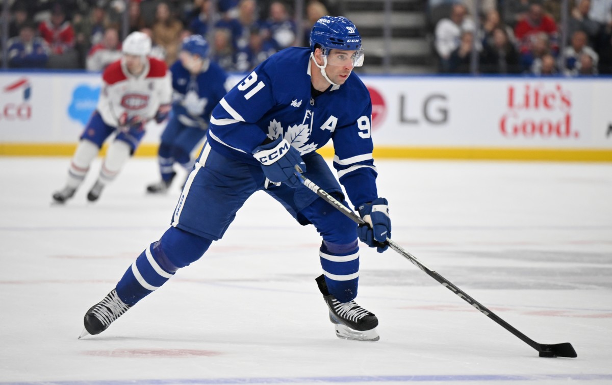 Maple Leafs' John Tavares Predicted to Sign With Surprising West Team - Athlon Sports