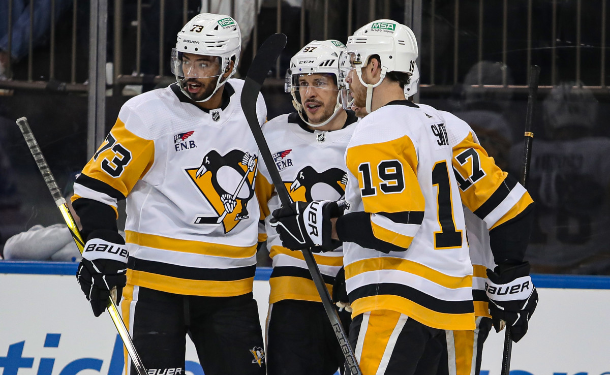 Pierre LeBrun Names Veteran Penguins Forward Atop Trade Candidate List - Athlon Sports