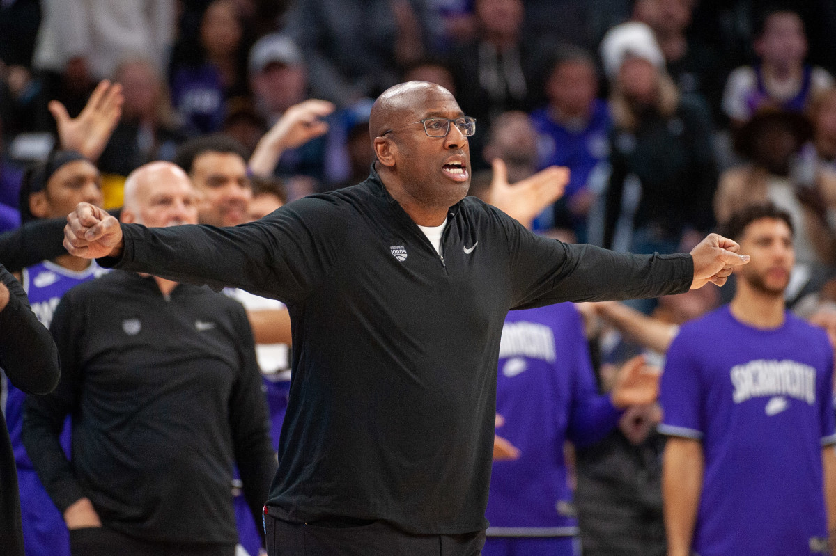 Mike Brown of the Sacramento Kings.