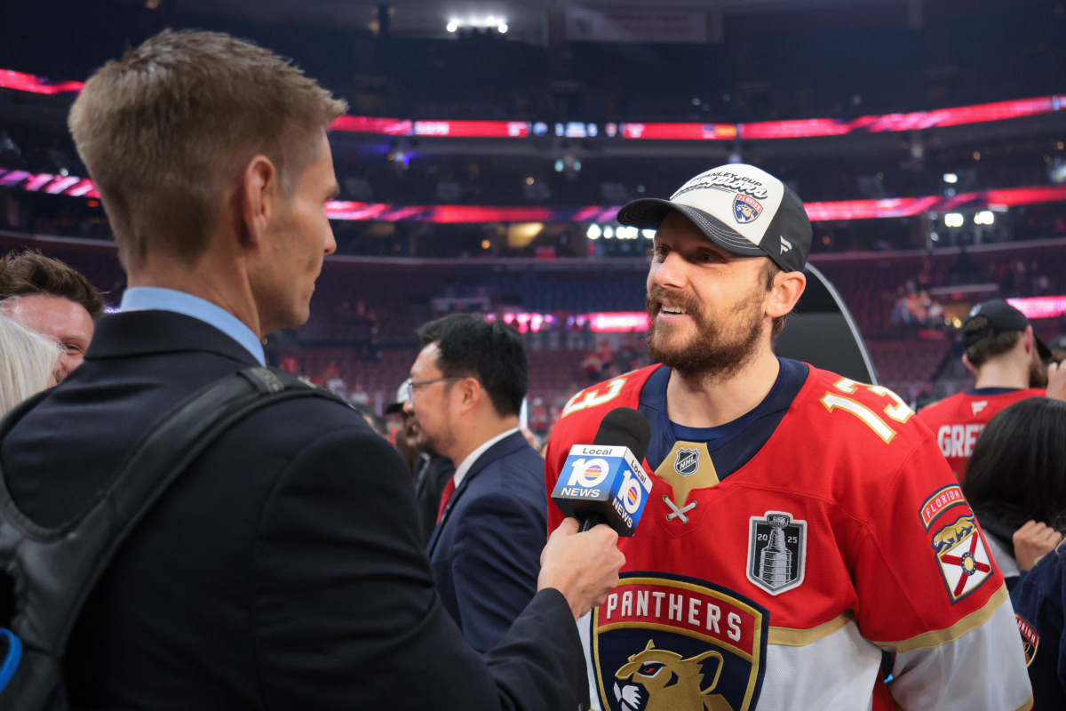 Panthers’ Stanley Cup Final Gets Special Cheer from Surprise Fans - Athlon Sports