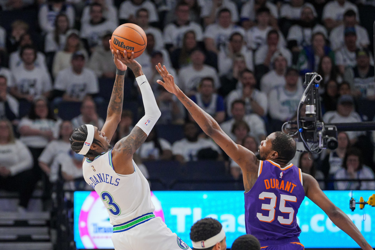 Timberwolves Puzzled As Kevin Durant Was Open to Joining Them Back In February - Athlon Sports