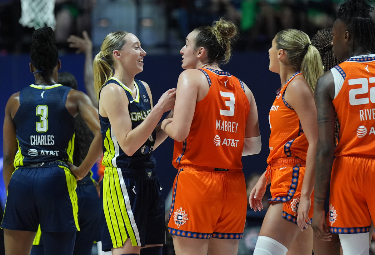 Marina Mabrey Suffers Injury Scare After Getting Crossed Over by Paige