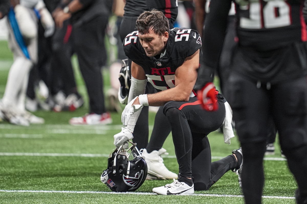 Falcons LB Kaden Elliss reacts to a loss against the Carolina Panthers.