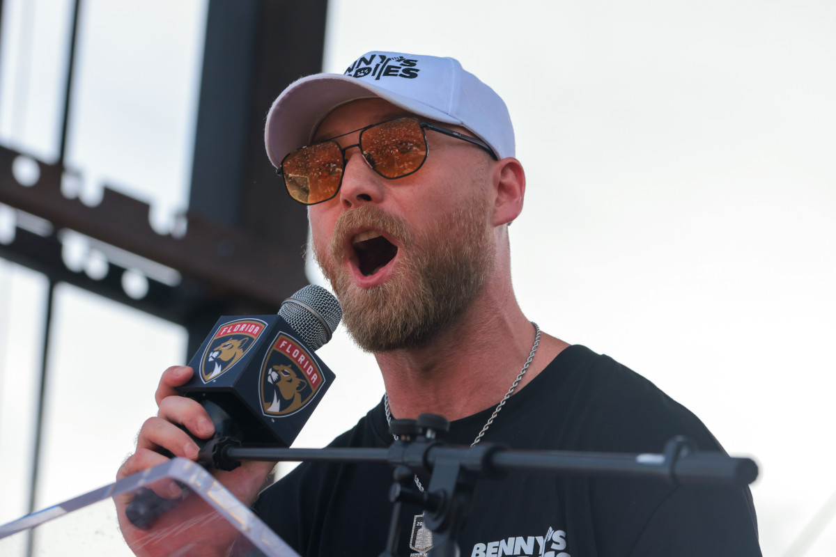Sam Bennett Channels Inner Conor McGregor with Panthers Parade Message