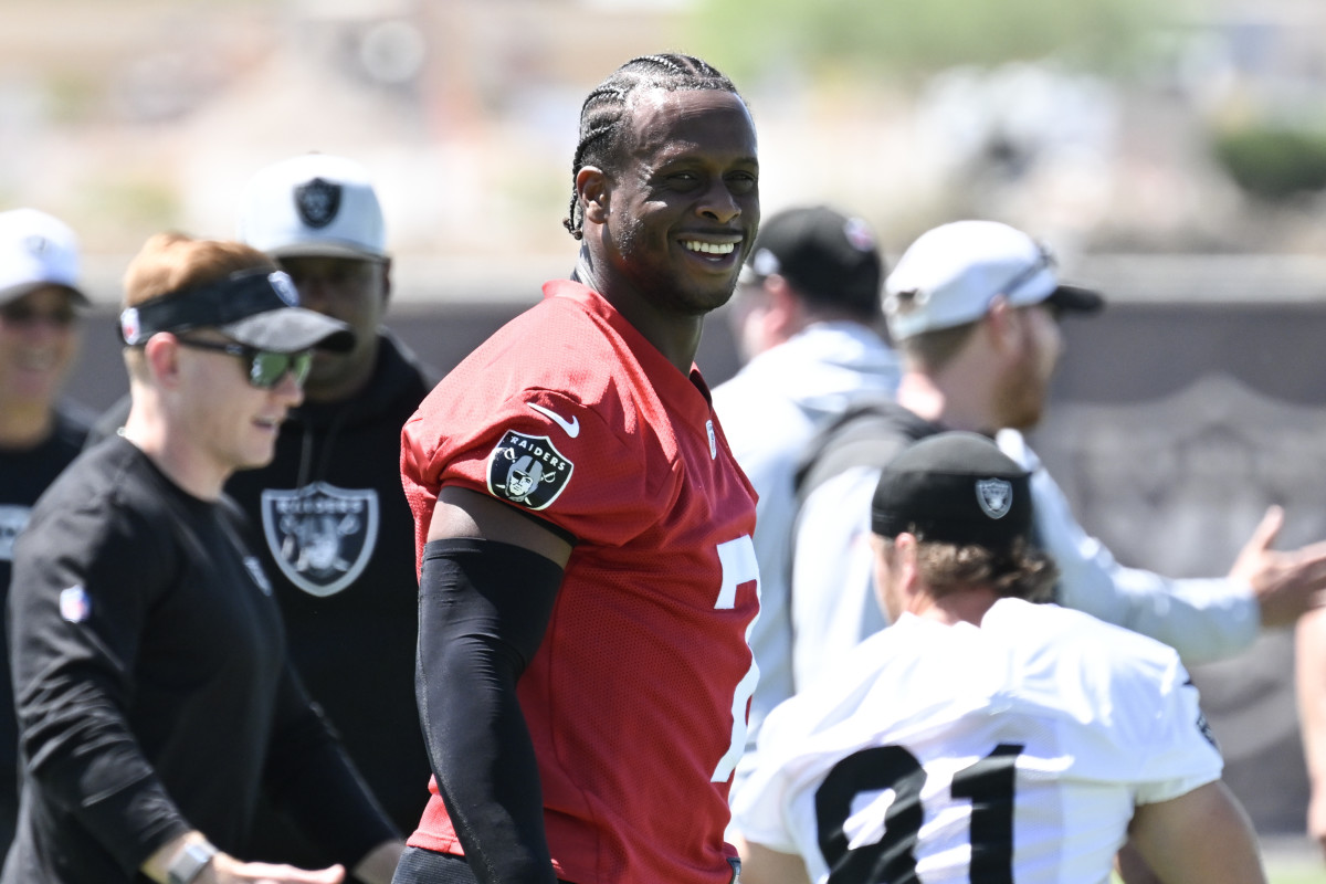 Former Chiefs All-Pro Had Harsh Words for Raiders' Geno Smith  - Athlon Sports