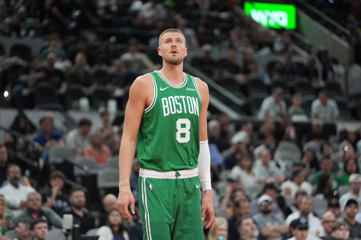 Boston Celtics center Kristaps Porzingis (8)