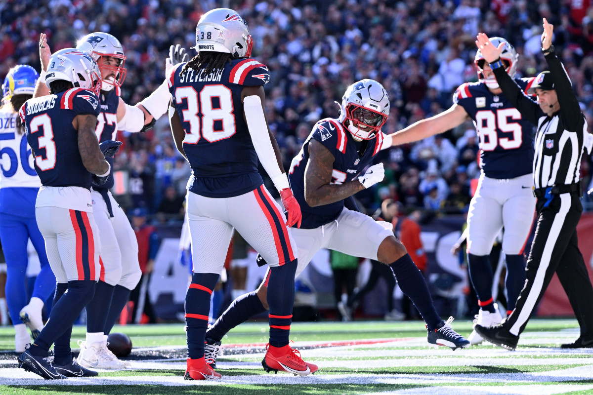 Patriots Predicted to Cut Ties With Veteran Wide Receiver - Athlon Sports