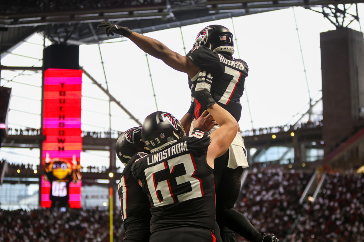 What To Look For At Training Camp For The Falcons - Athlon Sports