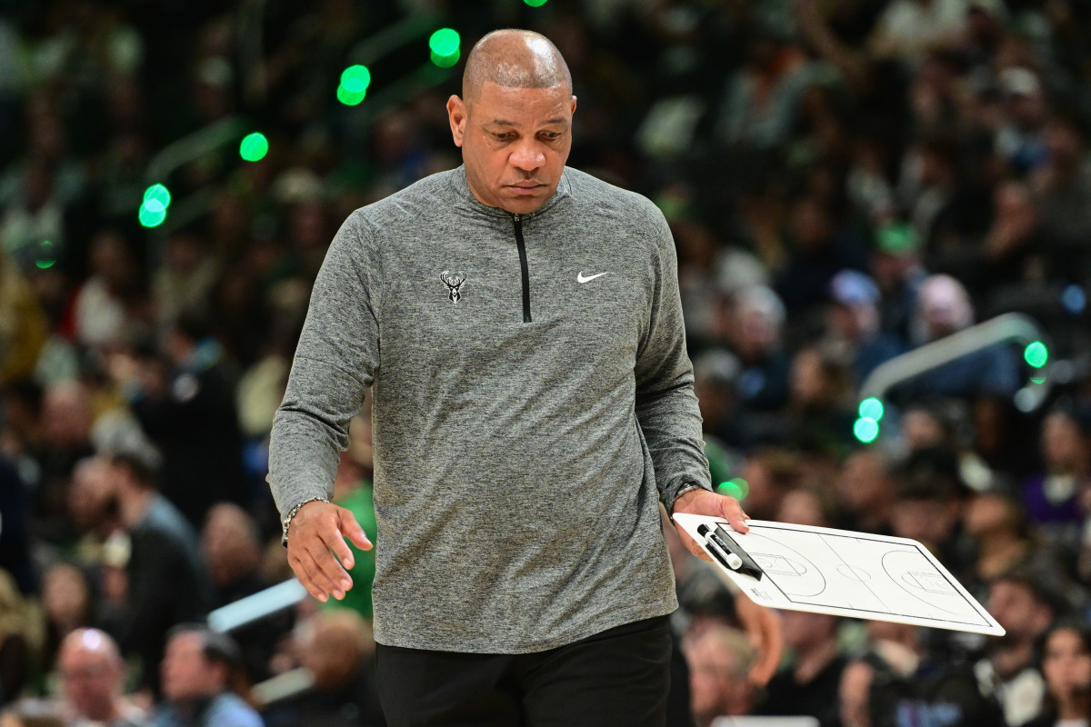 Bucks Receive Bad News on Saturday from 6-foot-4 Guard - Athlon Sports