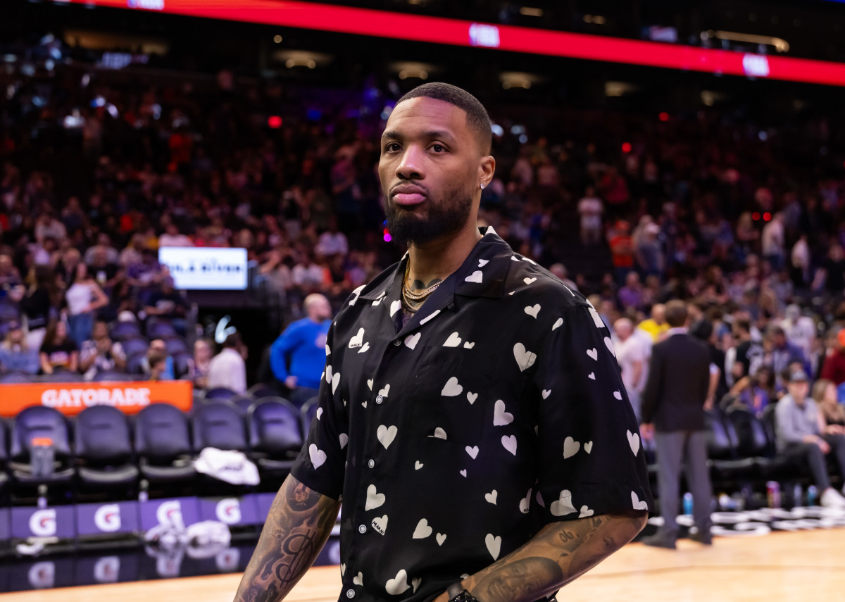 Warriors Fans Respond to Damian Lillard Rumors After Bucks Release - Athlon Sports