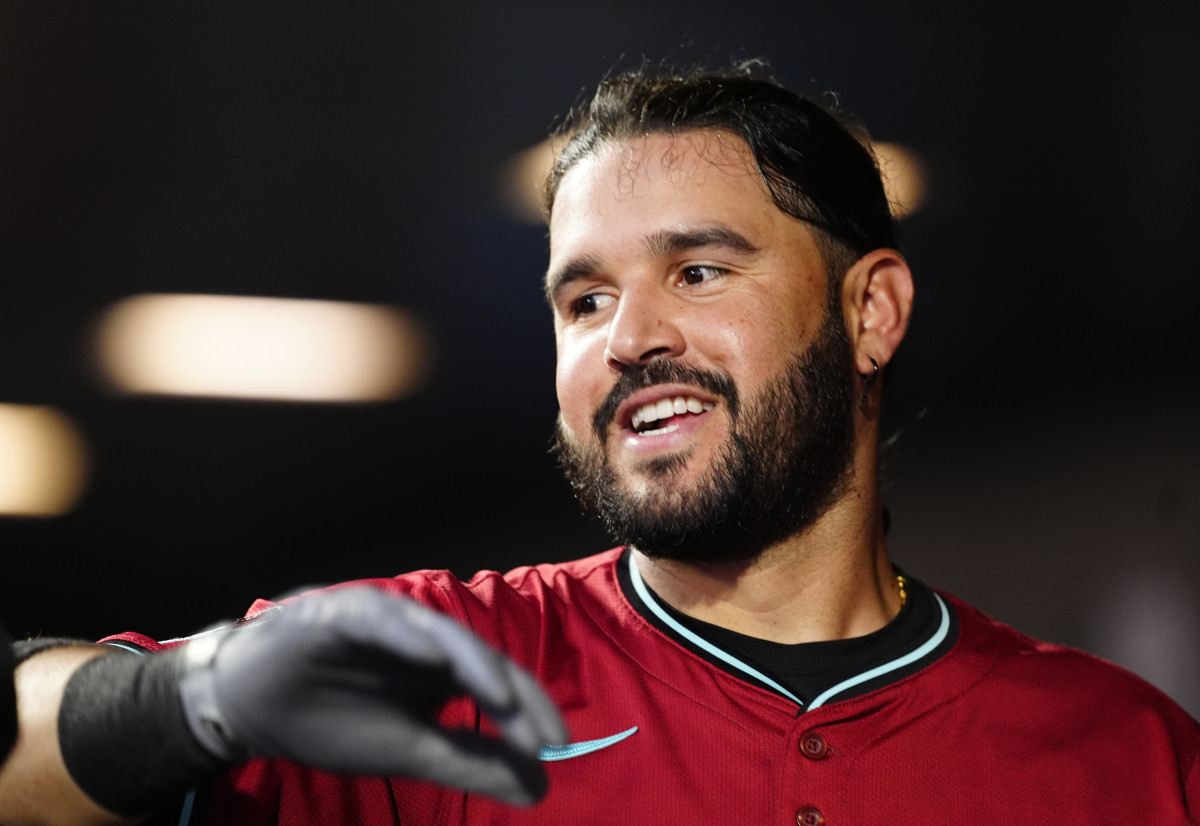 MLB Insider Identifies Surprise Eugenio Suárez Trade Destination - Athlon Sports