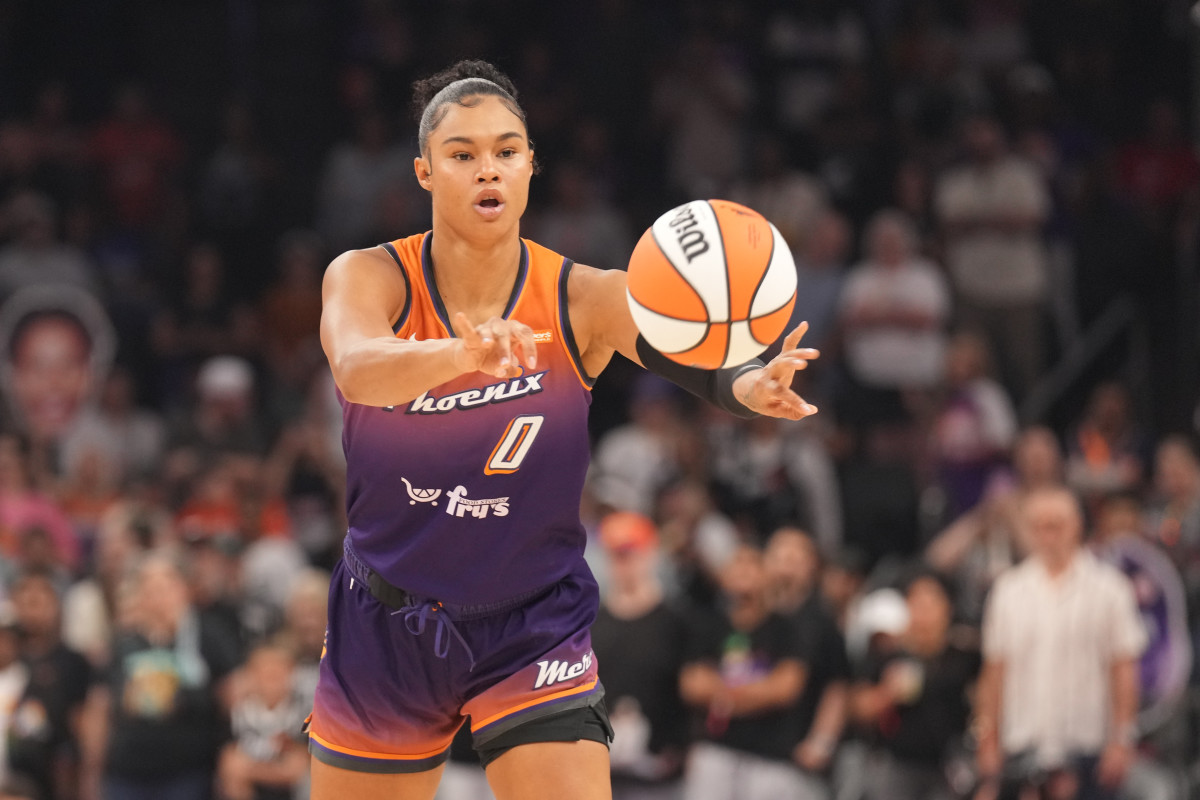 Mercury Star Satou Sabally Sends Brutally Honest Message to WNBA Amid  Tension - Athlon Sports