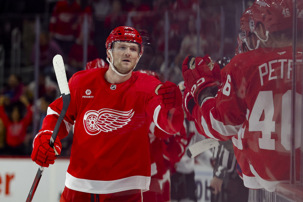 NHL Forward Makes Unexpected Career Announcement at Age 28 - Athlon Sports