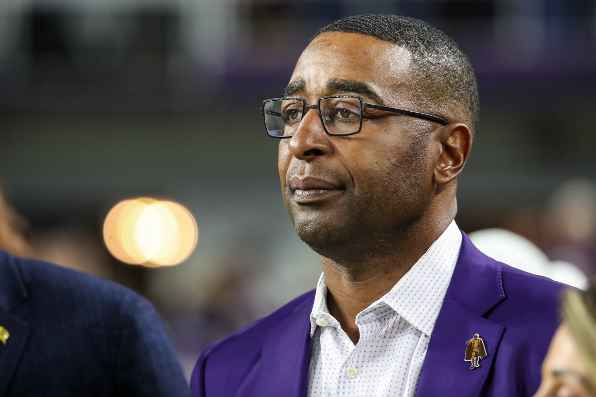 Vikings' Cris Carter Facing Backlash on Sunday - Athlon Sports