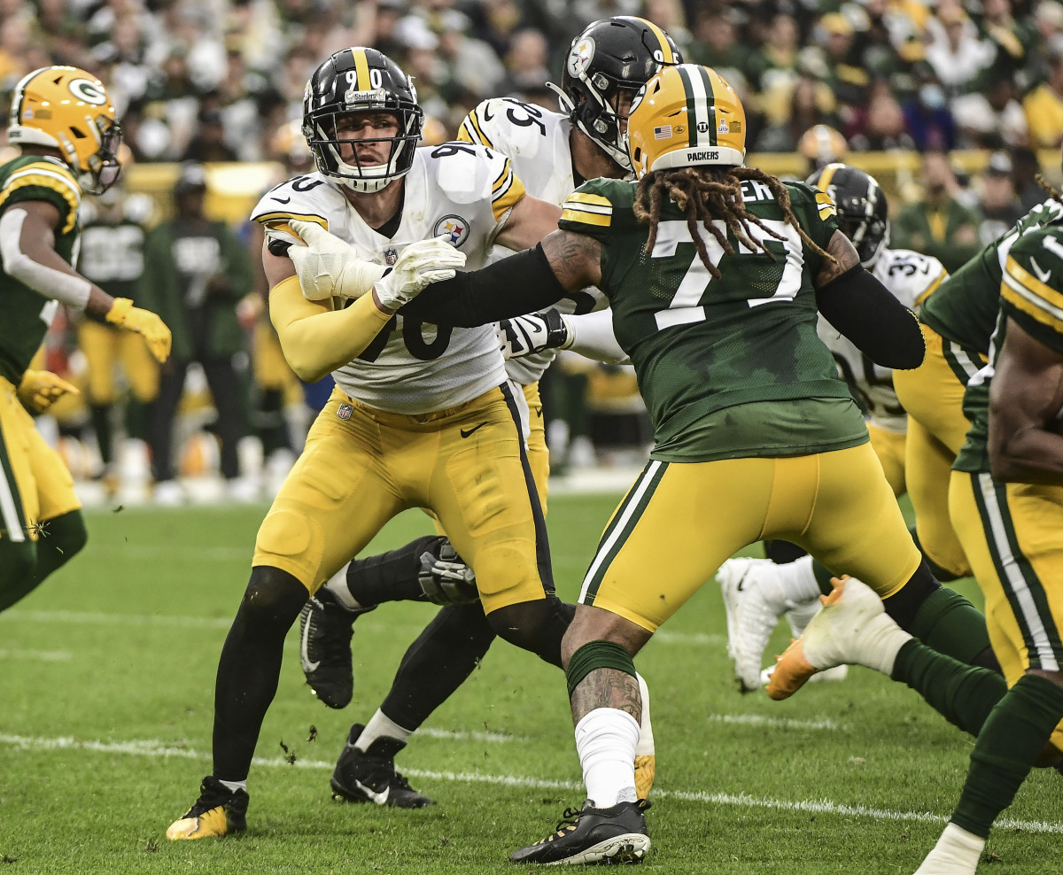 Steelers linebacker TJ Watt in action against the Packers in 2021.