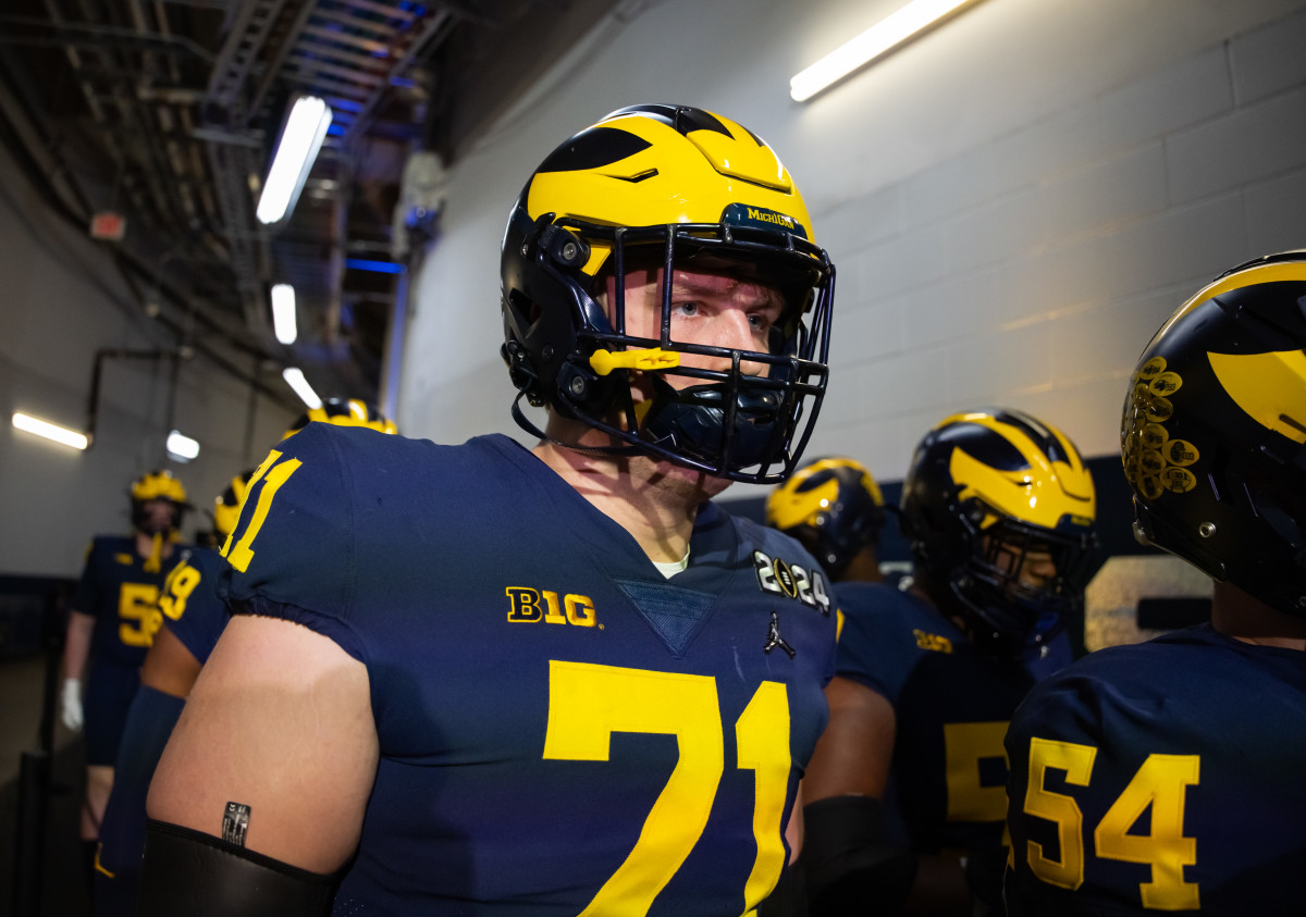 Evan Link of the Michigan Wolverines.