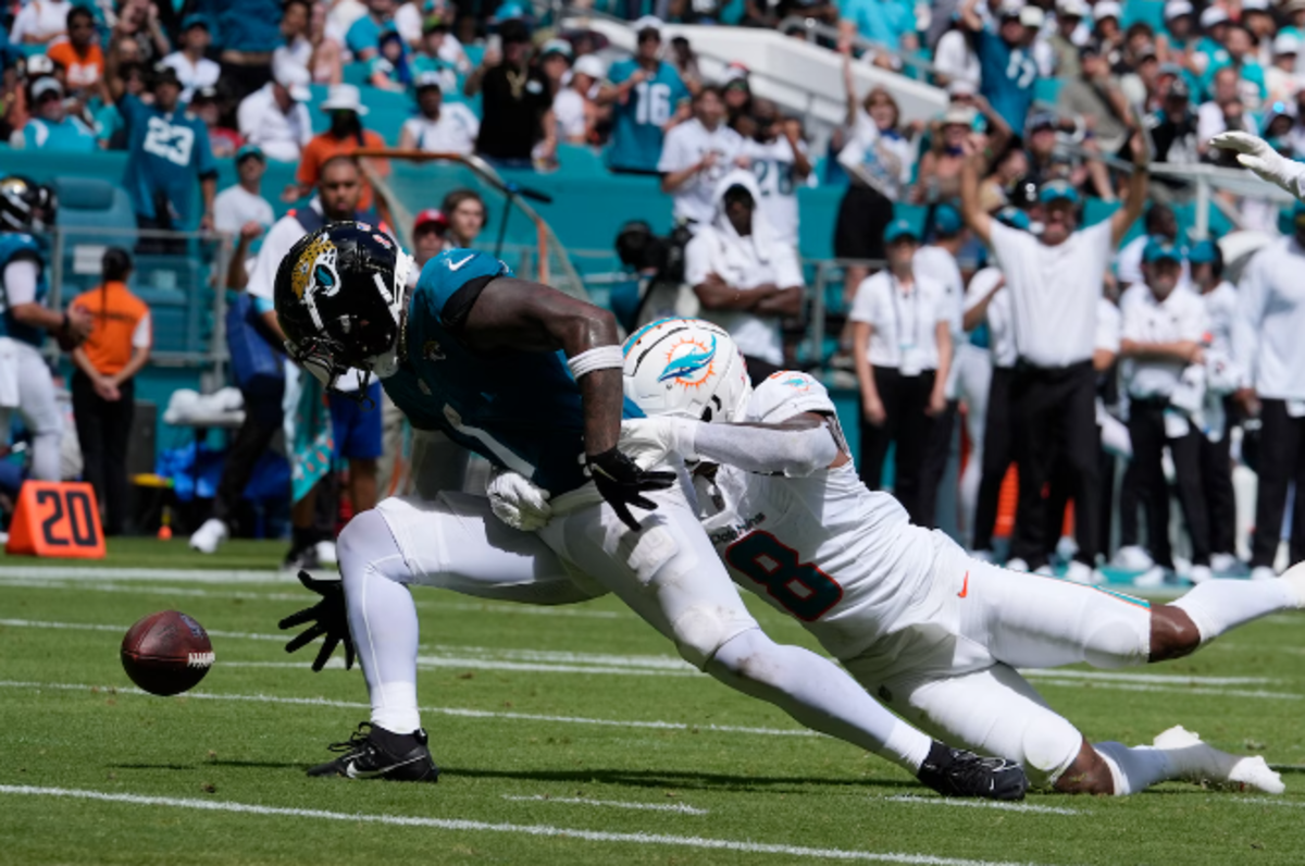 Dolphins safety Jevon Holland indicates he will try to play against Colts -  Athlon Sports