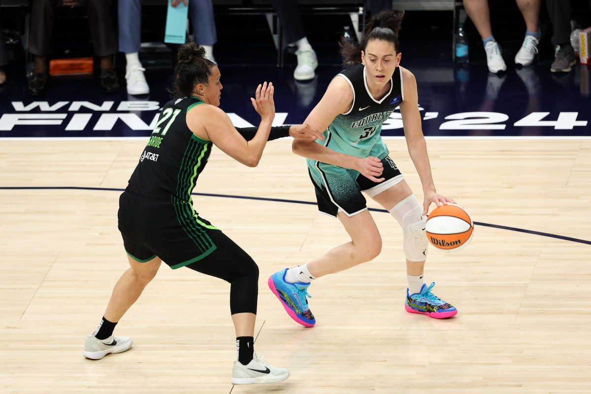 Breanna Stewart Makes History After Thrilling Game 3 Victory in WNBA Finals  - Athlon Sports