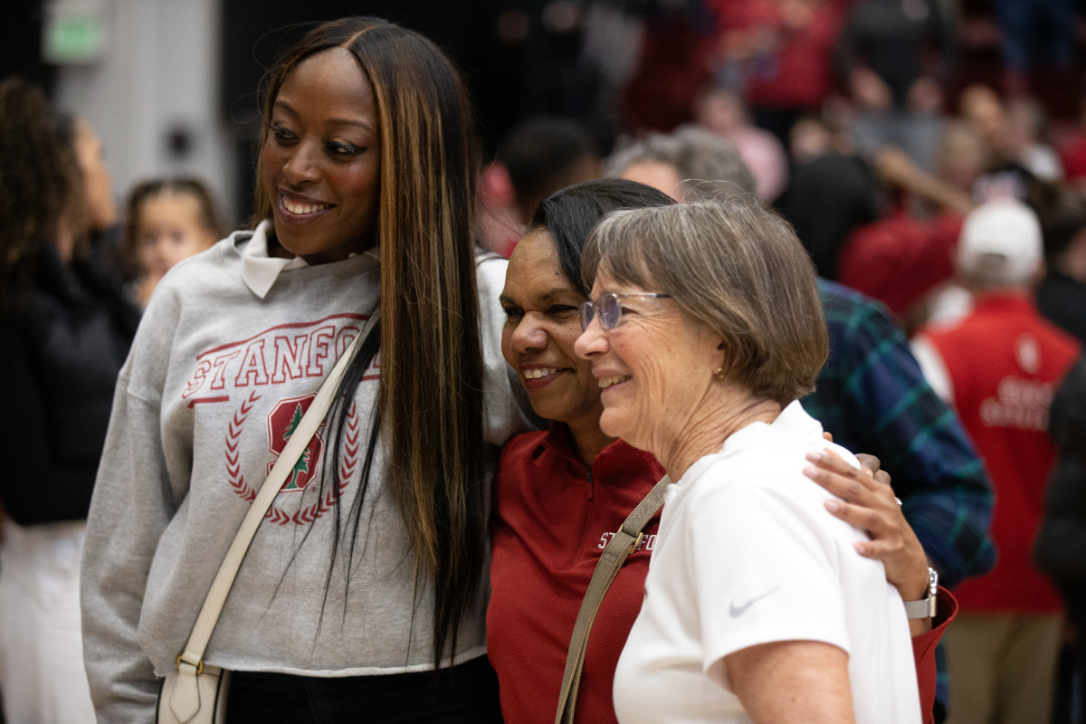 Chiney Ogwumike poses for a photo with former United States official Condoleezza Rice.