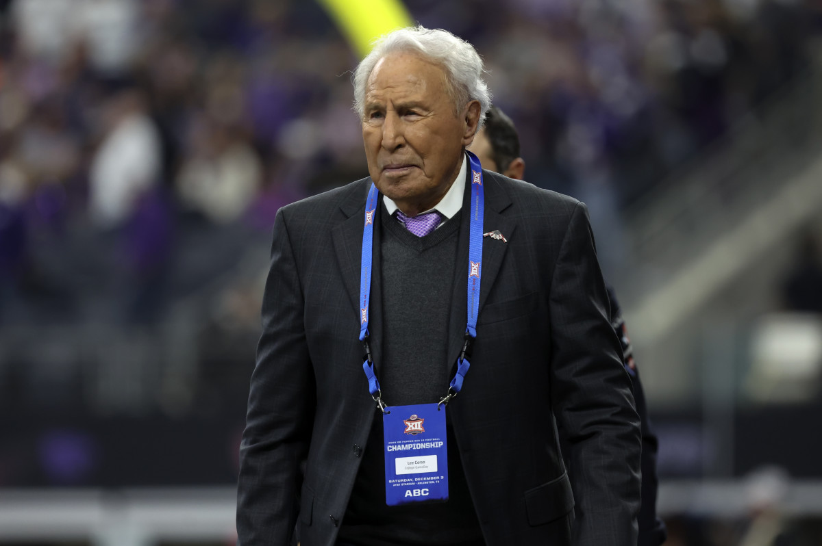 Lee Corso's College GameDay Outfit Turned Heads on Saturday - Athlon Sports