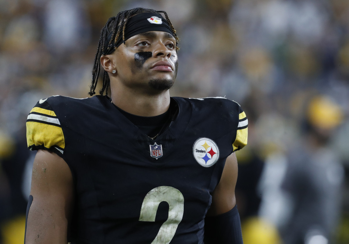 Pittsburgh Steelers quarterback Justin Fields (2) looks on from the sidelines.